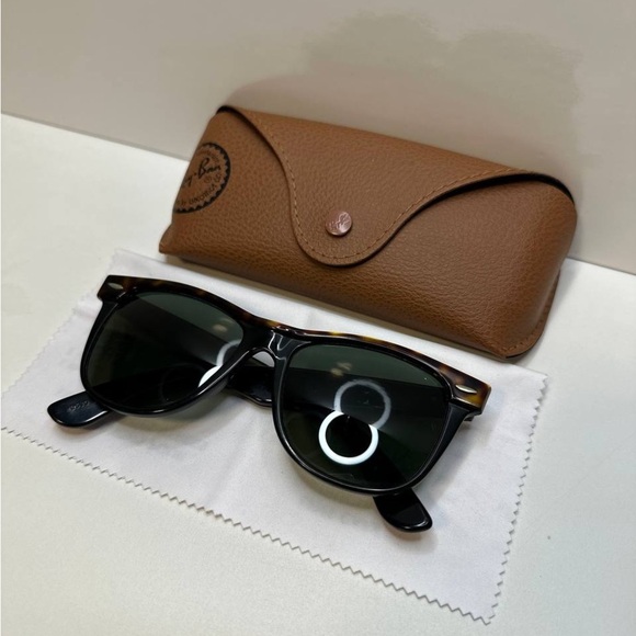 Vintage B&L Ray-Ban Wayfarer II Sunglasses – Made in USA - Picture 5 of 11